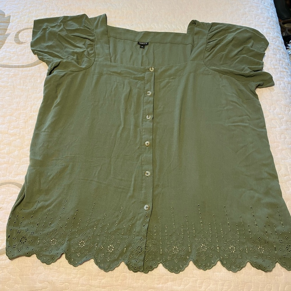 Torrid Green Cap Sleeve Ruffled Blouse